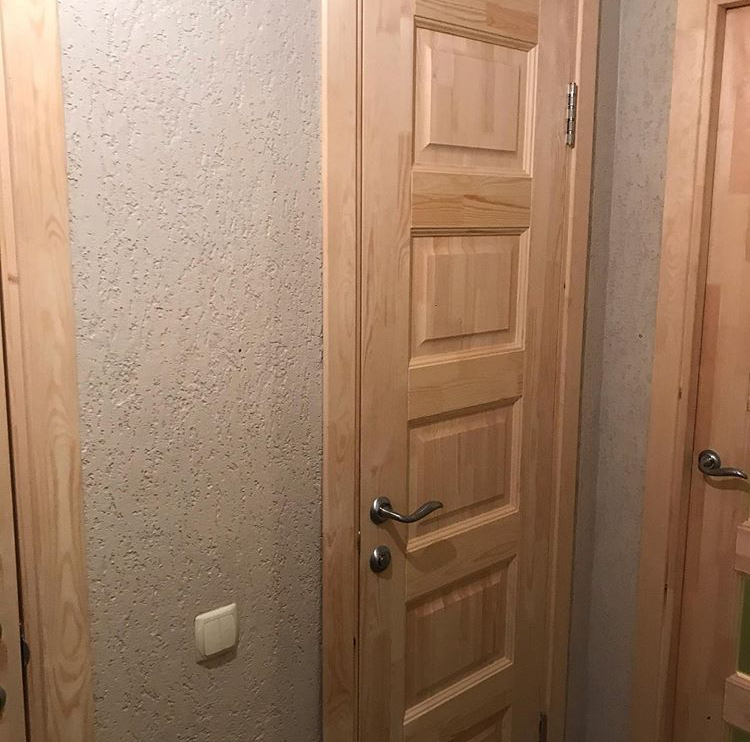 Дверь Интерьер Уют массив сосны Домино, сорт Экстра, филенка 28 мм, глухая. Фото №3