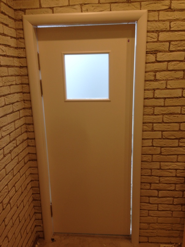 Дверь на "барных" петлях