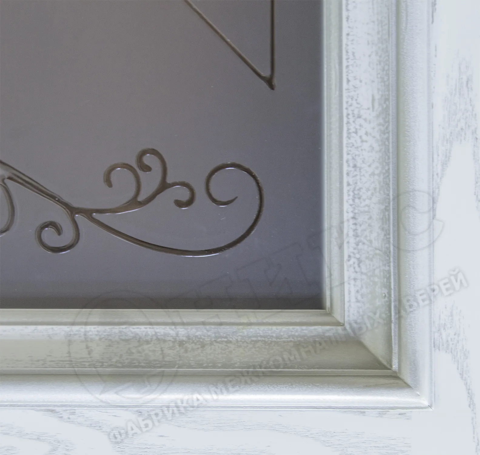 Дверь Оникс Прованс эмаль белая патина серебро, контурный витраж №1. Фото №3